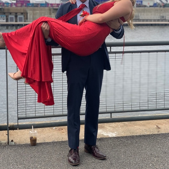 Elegant Prom -Red Graduation dress - Picture 7 of 11